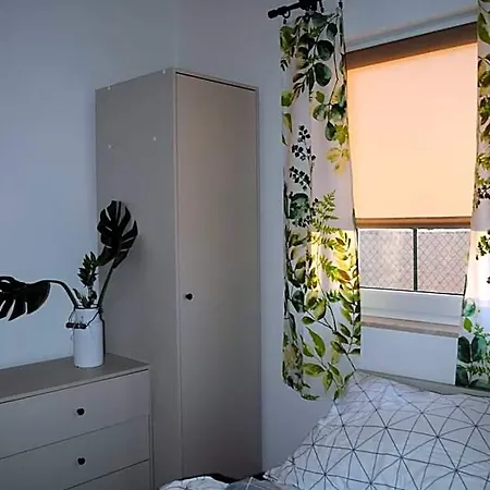 Nad Morzem, Laba Rusinowo Kolo Jaroslawca, Otel Jarosławiec